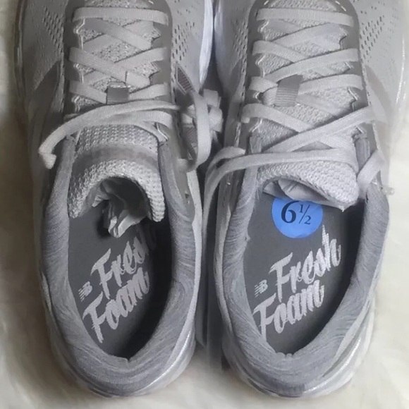 New with box : New Balance women’s shoe size 6.5 . - Picture 5 of 5